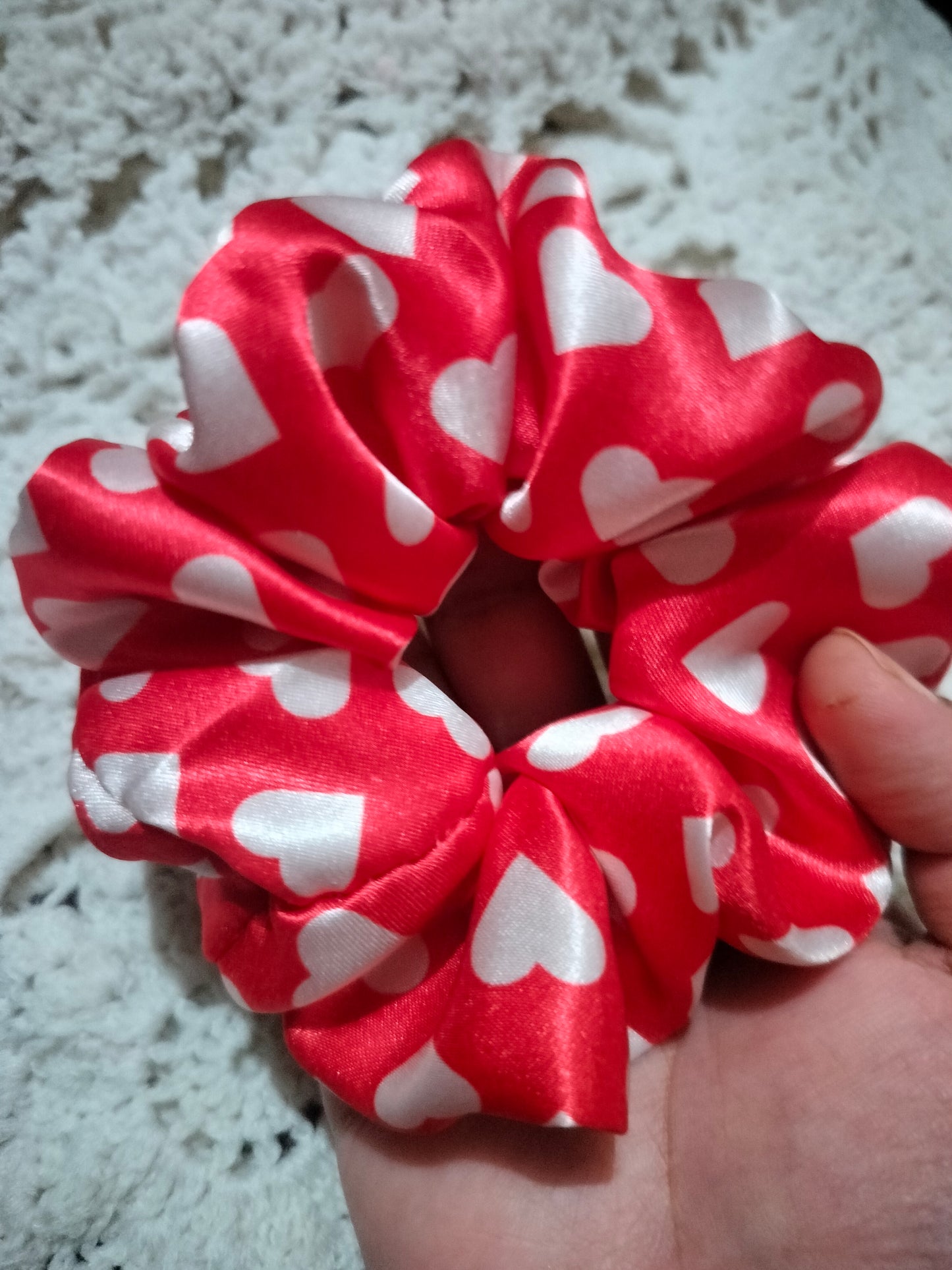 Red-White Hearts Scrunchie